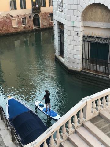 B&B Al Teatro With Canal View Venedig Exterior foto