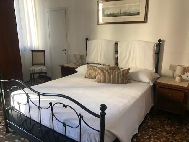 B&B Al Teatro With Canal View Venedig Exterior foto
